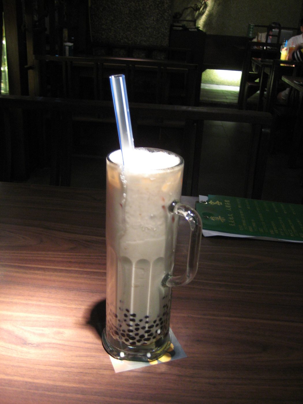 A cup of pearl milk tea (bubble tea) with tapioca pearls
