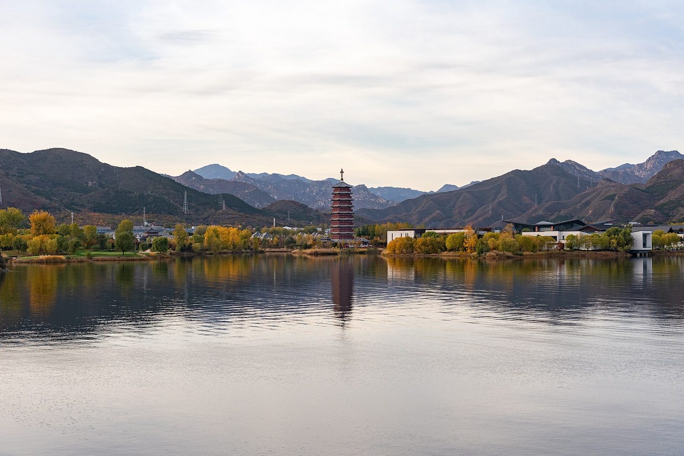 雁栖湖秋景，中国科学院大学雁栖湖校区所在地